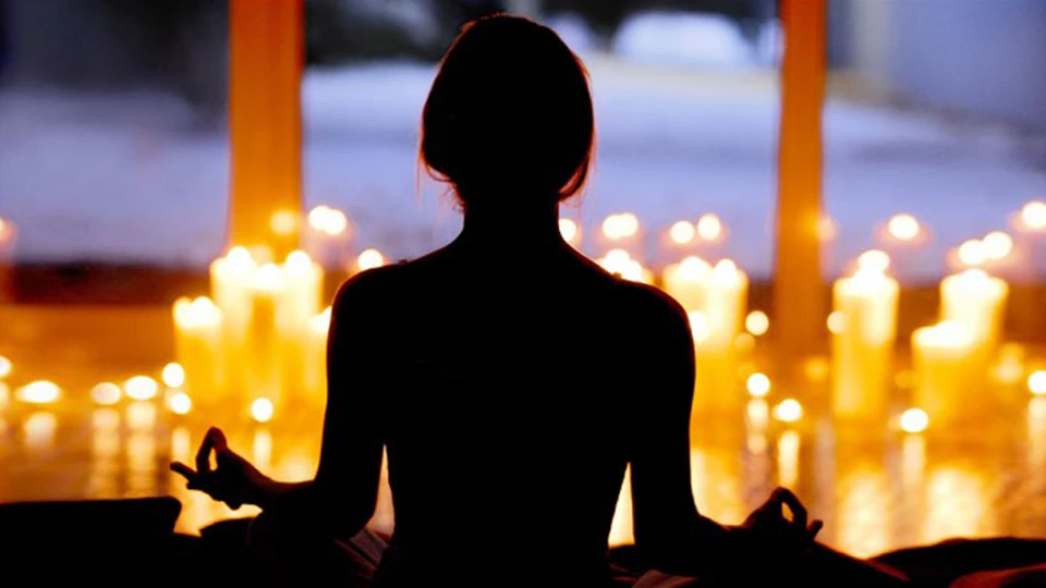 Candle Light yoga class with live music,hamilton