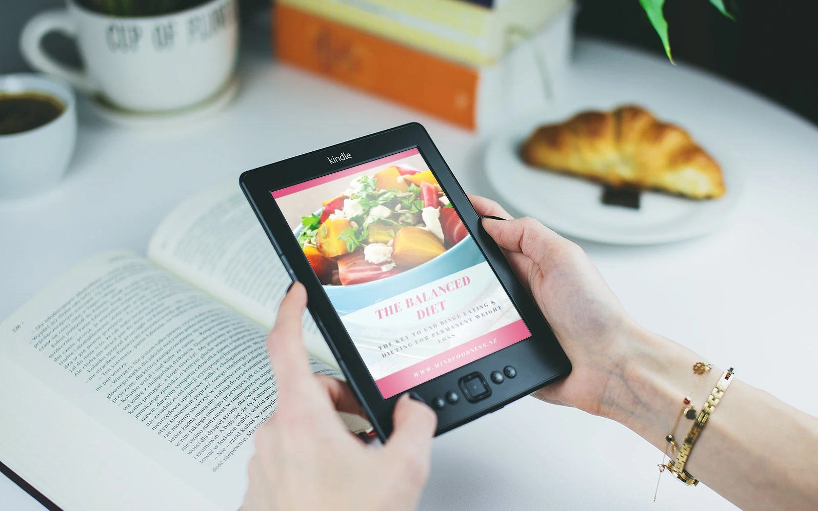 The Balanced diet e-book to stop binge eating and overeating. stop dieting and start living.