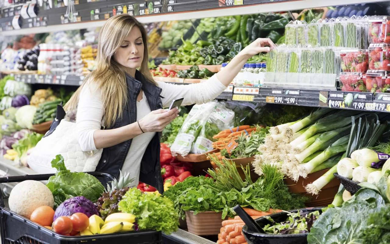 How you can save money when adopting healthy eating habits